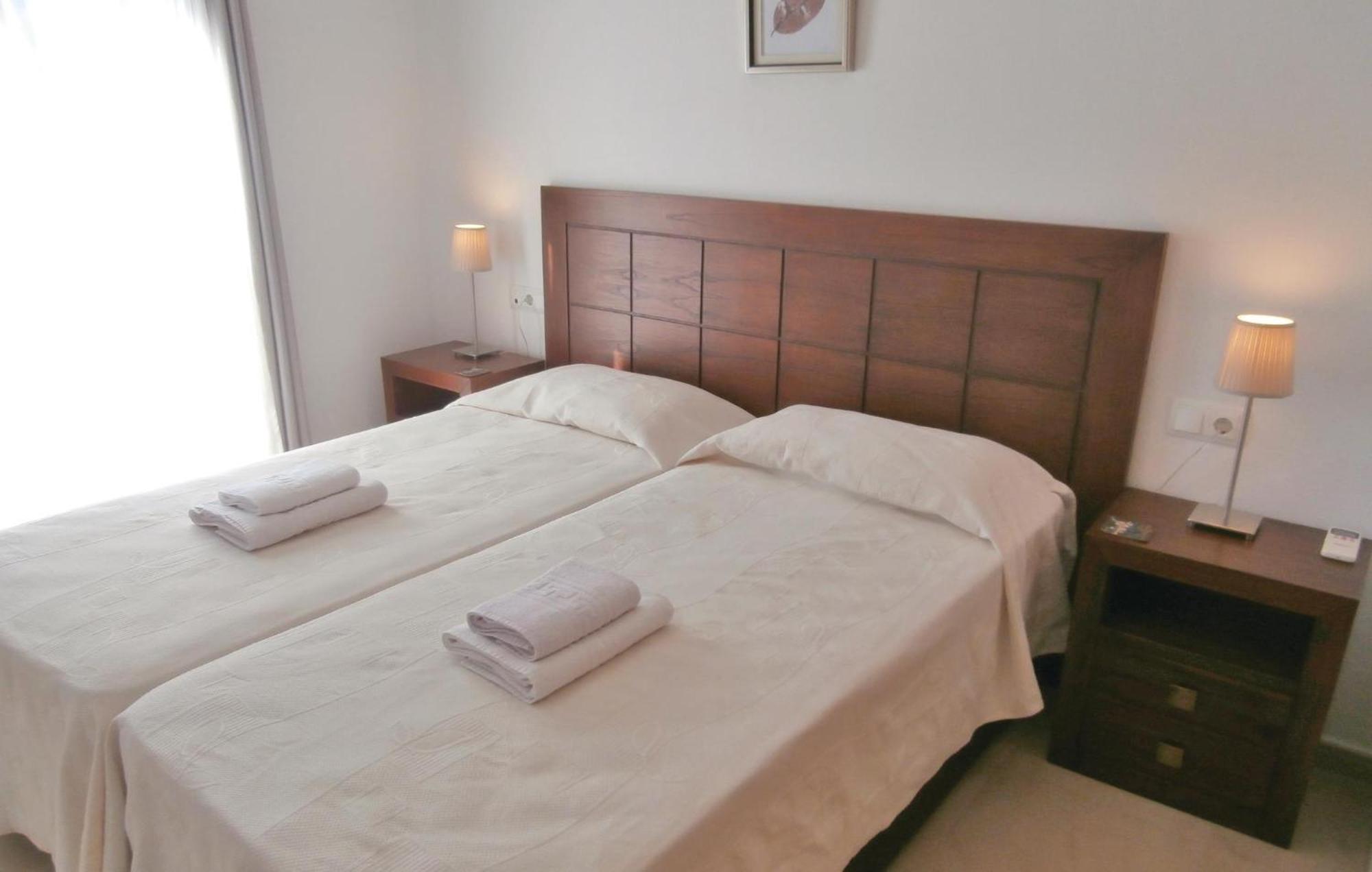 2 Bedroom Beautiful Apartment In Sucina Exterior foto
